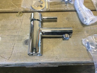 4x Wastafelkranen compleet, chroom