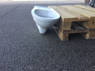 2x Hangtoilet, zonder toiletbril, wit