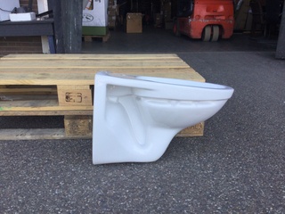 2x Hangtoilet, zonder toiletbril, wit