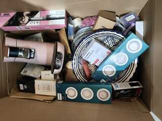 Volle doos vol met diverse producten