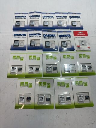 Ca. 19x SD + Micro SD kaarten 16, 32, 64 en 128 GB