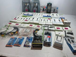 Partij met diverse kabels, adapters en accessoires, 43 stuks