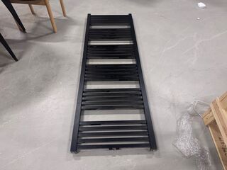 Designradiator WB, Midden-aansluting, zwart