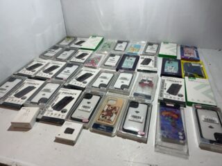 Partij telefoonhoesjes, diverse merken en types 32 stuks