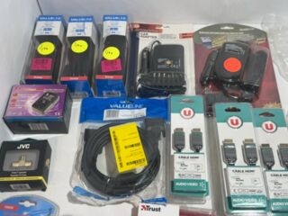 Partij met diverse elektronica accessoires, 33 stuks