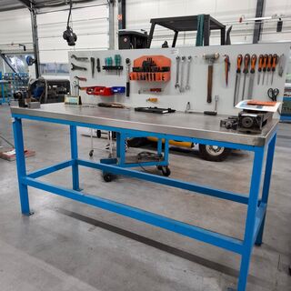 Werkbank met inhoud