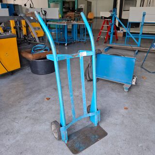 Steekwagen op massieve banden