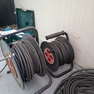 2x Kabelhaspel met verlengsnoer, 230V