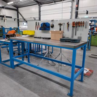 Werkbank met inhoud