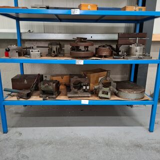 Assortiment metaalbewerkingsgereedschappen en toebehoren