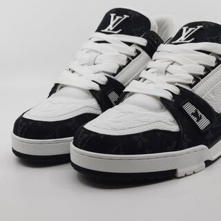 Paar schoenen, maat 8, Louis Vuitton, MS 0274