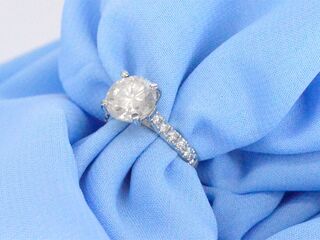 Gouden diamanten solitair ring met een grote diamant van 4.00 carat en