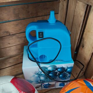 Voetballen met ballon pomp