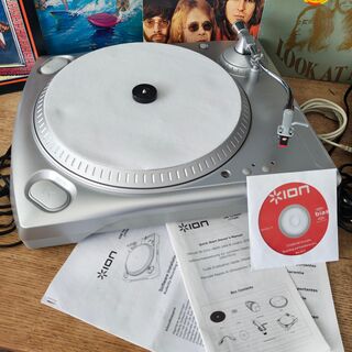 2x Platenspeler en lp’s, Skytec Ion