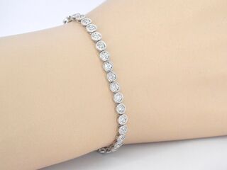 Witgouden armband vol met diamanten gezet