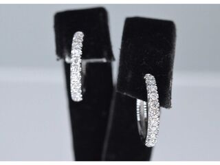 Witgouden oorbellen met diamanten