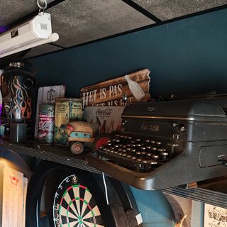Plank met decoratie materiaal