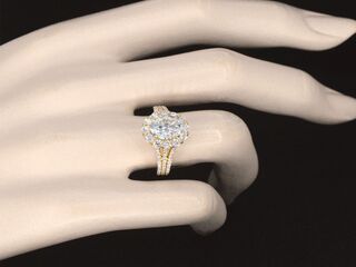 Gouden halsketting met diamanten ‘chai’
