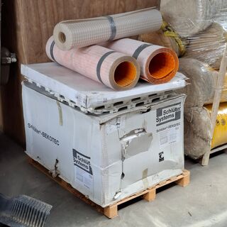 Assortiment divers ondervloerplaten / noppenplaten t.b.v. vloerverwarm