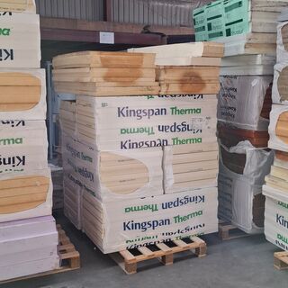 Partij divers isolatiemateriaal, O.a. Kingspan, op 3x pallet