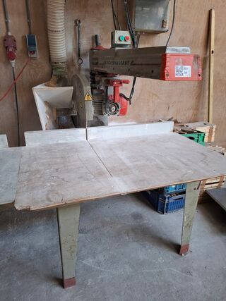 Afkortzaag, Verboom, Omga radial arm saw, met stofafzuiging
