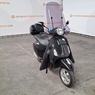 Bromfiets, Vespa, Primavera 4T, 2017