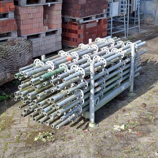 Ca. 54x Staanders met pen, Layher, Allround | 200cm (ring 50), in tran