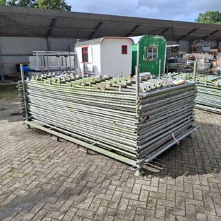 Ca. 27x Bouwhek in transportbok