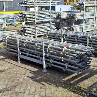 Ca. 46x Staanders met pen, Layher, Allround | 300cm (ring 50), in tran