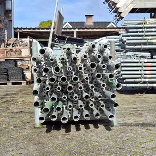 Ca. 52x Staanders met pen, Layher, Allround | 200cm (ring 50), in tran