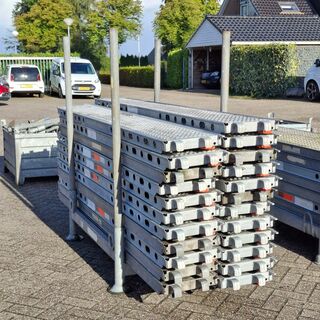 Ca. 23x O-roostervloer, Layher, Allround | 257×32 cm, in transportbok