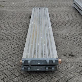 2x Loopbrug Layher