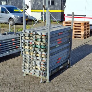 Ca. 28x O-roostervloer, Layher, Allround | 140×32 cm, in transportbok