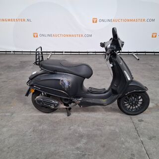 Bromfiets, Vespa, Sprint 50, 2019