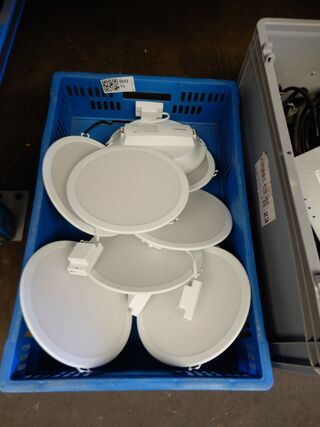 Kist met 8 inbouw lampen, Philips, wit