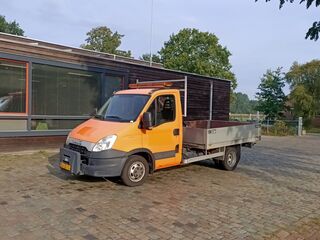 Bedrijfswagen, Iveco, Daily 35C15D met openlaadbak en laadkraan Maxili