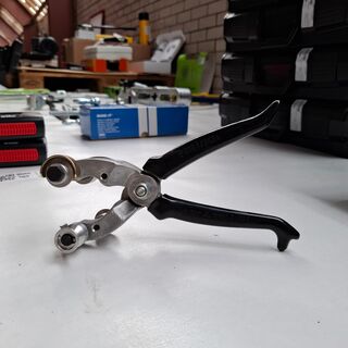 Kabelmantel striptang Alroc, F-72160 Tuffe