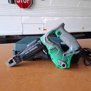 Schroefautomaat Hitachi, W4YD