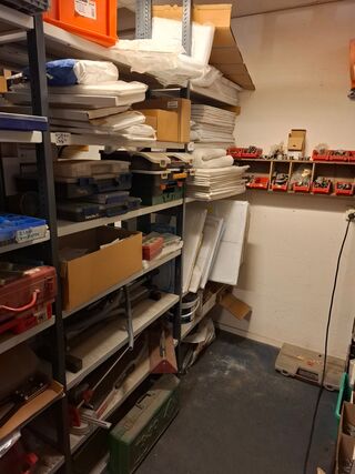 Partij materiaal in 2mtr stelling