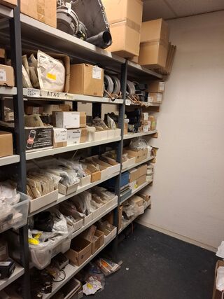 Partij installatiemateriaal in 2mtr stelling o.a. Intergas, Atag