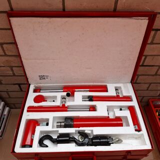 Hydraulische uitdeukset