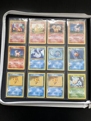 Ca. 131x Authentieke vintage Pokémon-kaarten