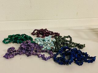 Ca. 30x Armbanden chips luxe soorten