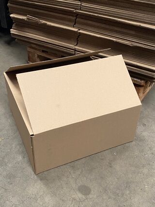 Ca. 270x Verzenddozen, bruin, 45x45x20cm