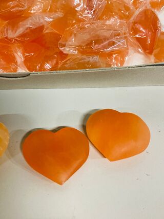 Ca. 50x Seleniet hartjes, oranje