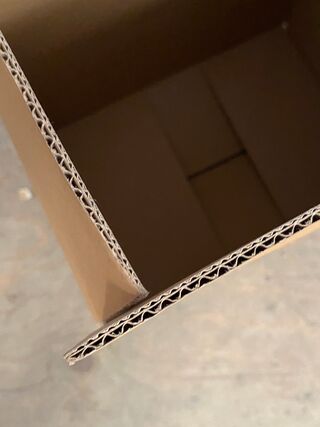 Pallet ca. 360 verzenddozen, dubbelgolf, Bruin, 30x23x27cm