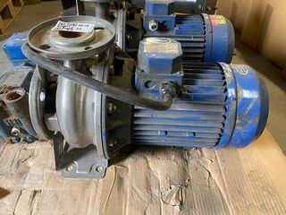 2x Normaal zuigende centrifugaalpomp, Ebara