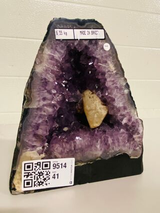 Amethist geode met Calciet kristal