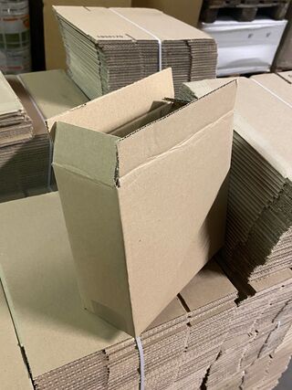 Ca. 450x Verzenddozen, bruin, 20x8x20cm