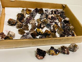 Ca. 56x Bariet / Calciet met kristallen